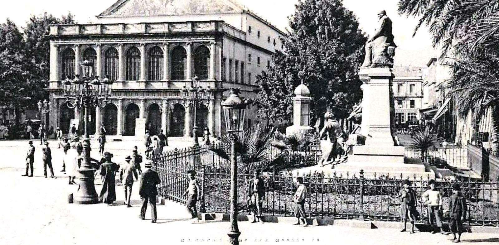 1270- Bone - Le Theatre 2.jpg
